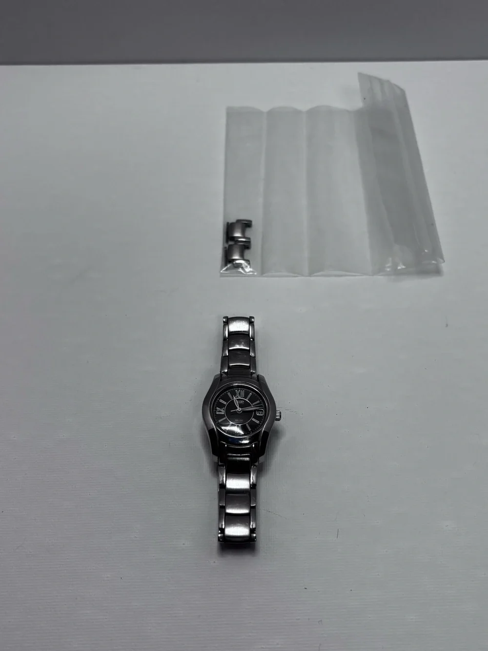 Citizen Eco-Drive Women's Stainless Steel WR100 Black Dial Date Watch + 2 Links - Picture 3 of 5